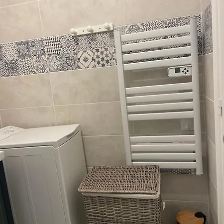 Location Au Lavandou Апартаменти